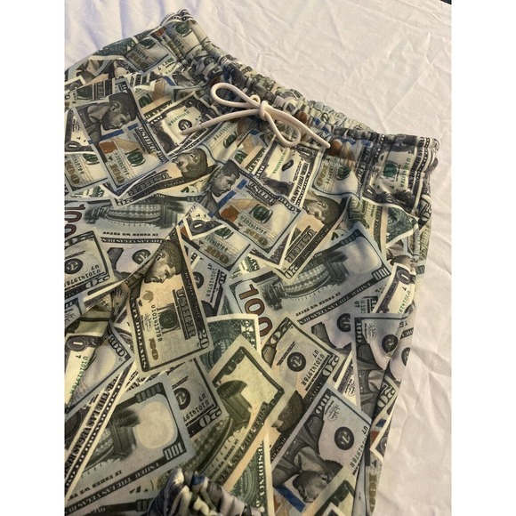2021 Usher Ushbucks Limited Edition All Over Money Joggers Size Medium - Picture 1 of 5